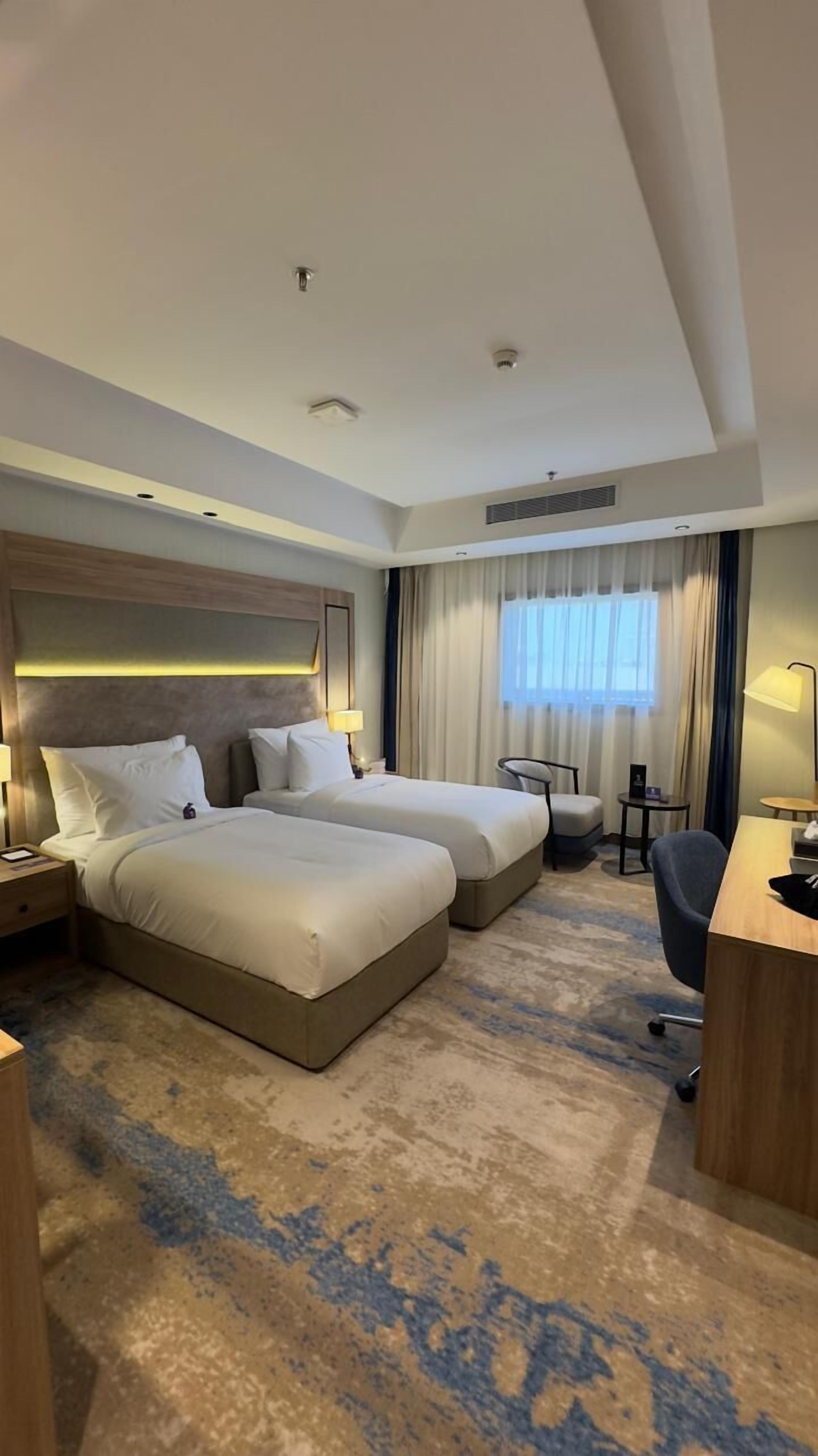 デラックス ダブルルーム シティビュー | セーフティボックス (室内)、ノートパソコン用作業スペース、アイロン / アイロン台、WiFi (無料)