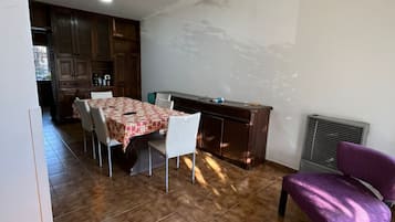 Klassieke slaapzaal, uitzicht op meer | Woonruimte