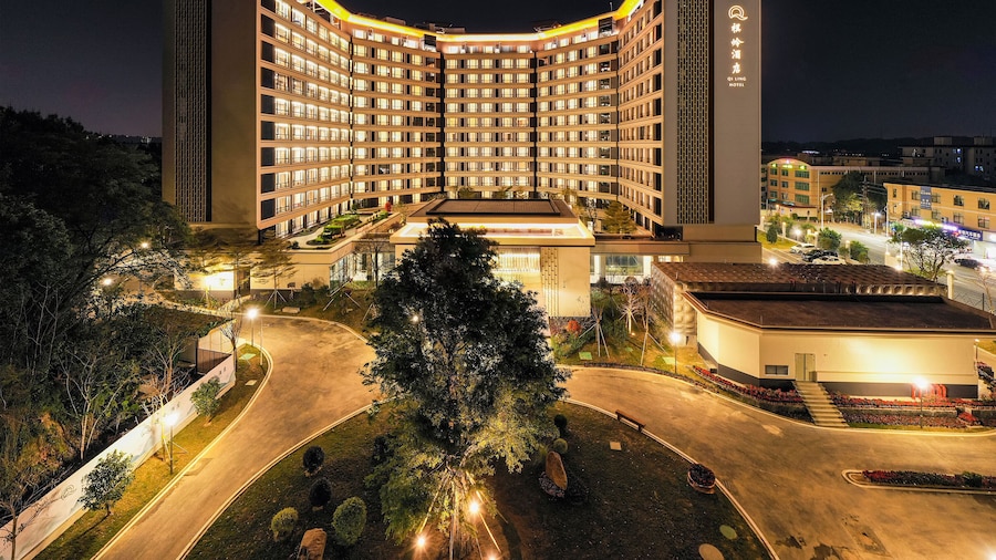 Qiling LN Dongfang Hotel