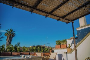 Deluxe-Apartment, Gartenblick | Terrasse/Patio