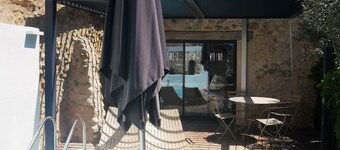 La Grange Dorée in the heart of Vinsobres with private swimming pool.