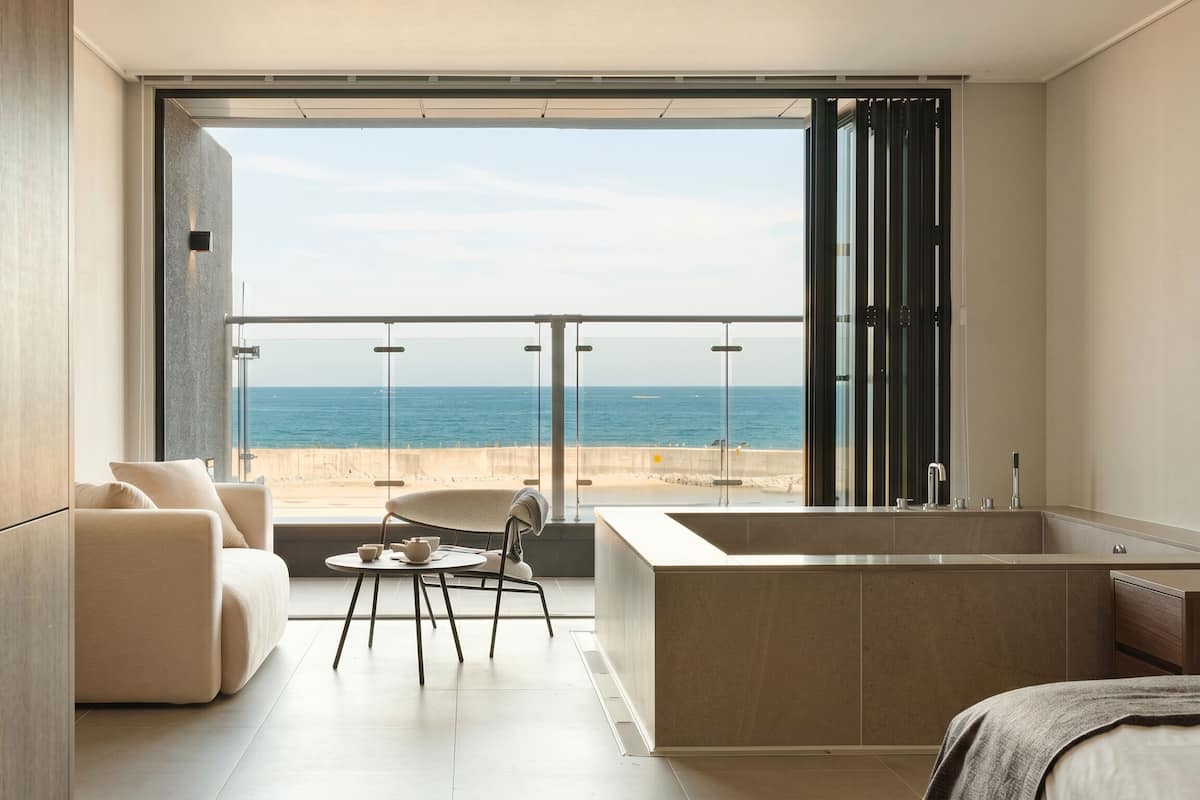 Studio Private Spa | Blackout drapes, iron/ironing board, free WiFi
