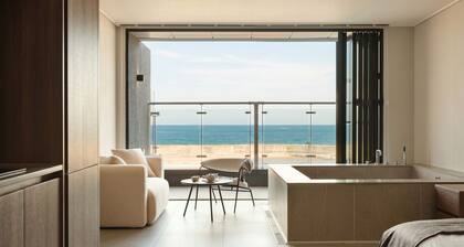 Plott The One Sokcho Xiella The Beach
