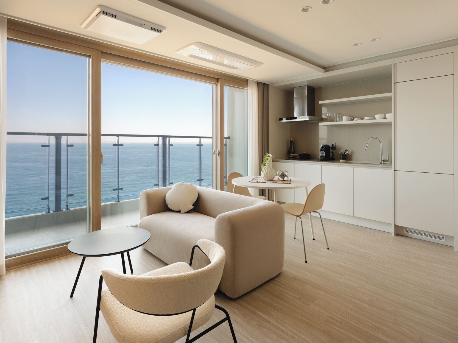 Studio Wide Ocean | Tirai kedap cahaya, setrika/meja setrika, dan Wi-Fi gratis