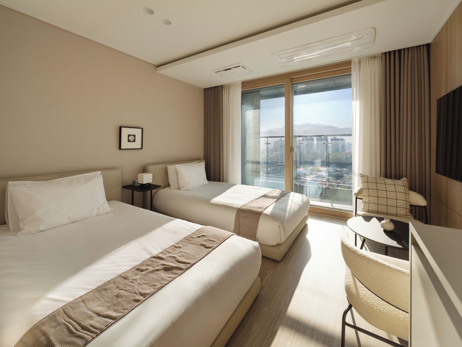 Blackout drapes, iron/ironing board, free WiFi