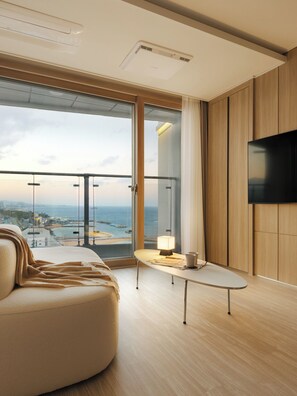 Blackout drapes, iron/ironing board, free WiFi - Plott The One Sokcho Xiella The Beach (Sokcho)