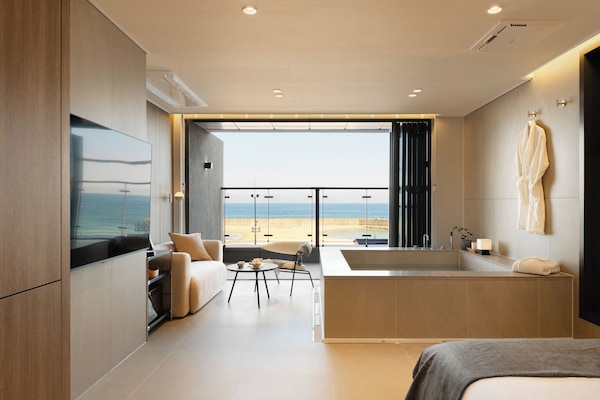 Studio Private Spa | Verduisterende gordijnen, een strijkplank/strijkijzer, gratis wifi