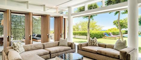 Villa, Accessible | 5 bedrooms, Internet