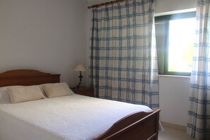WiFi, bed sheets - The Shell House (Manta Rota)