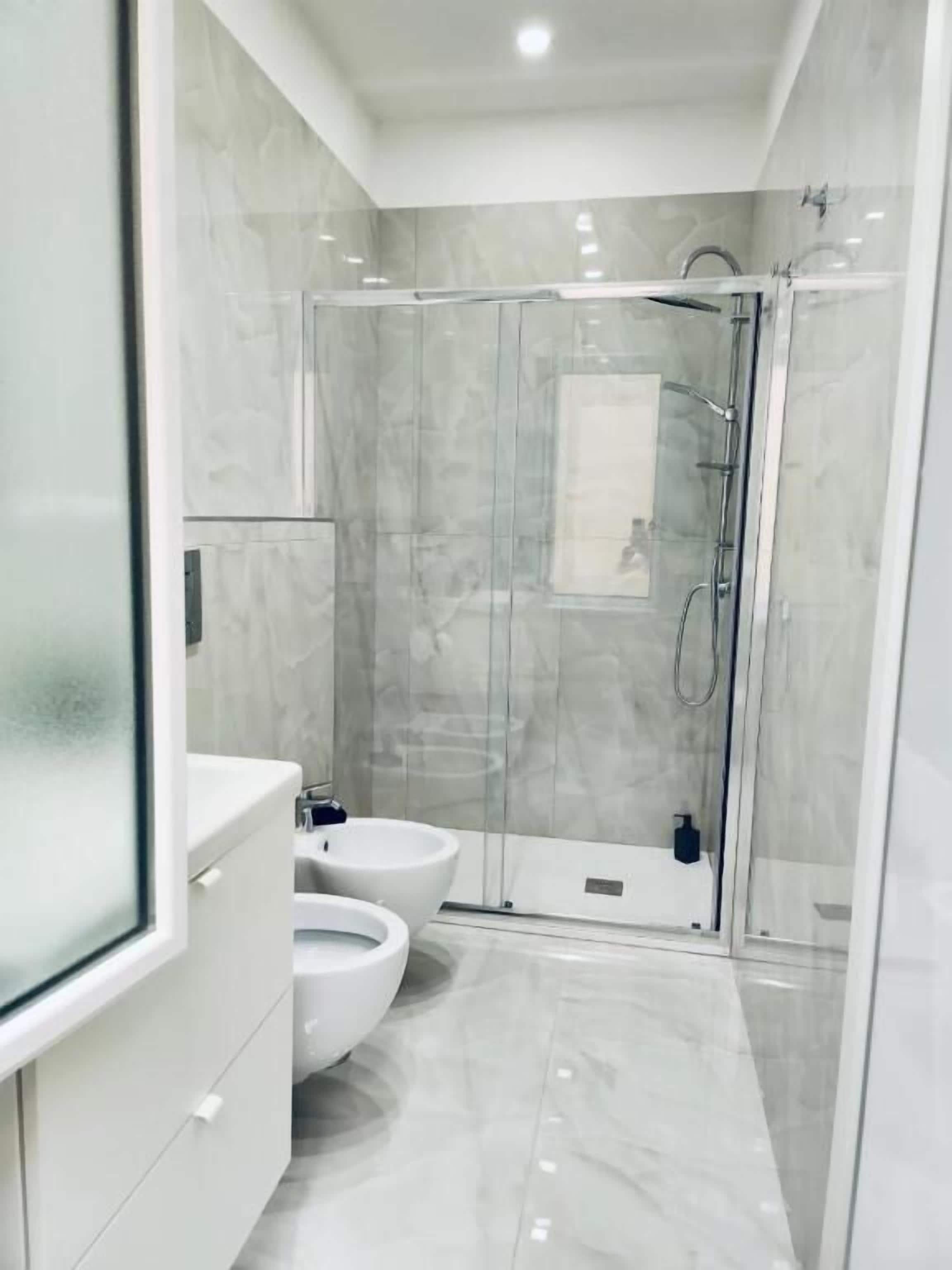 Kahden hengen luksushuone (yksi tai kaksi sänkyä) | Kylpyhuone