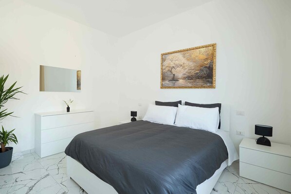 2 bedrooms, iron/ironing board, travel cot, free WiFi