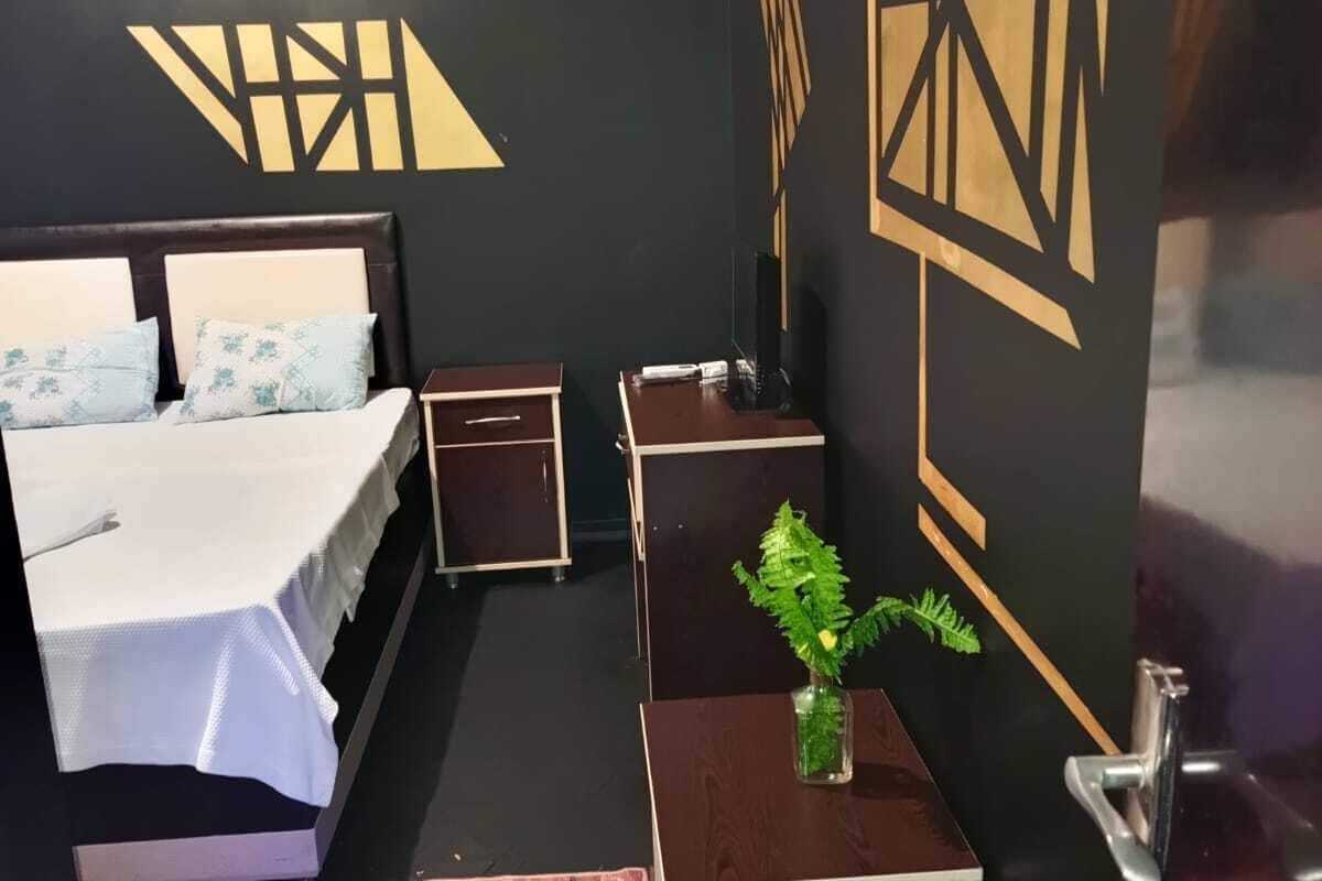 Classic Room | Laptop workspace, free WiFi