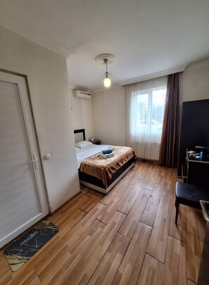 Classic Room | Laptop workspace, free WiFi - Üsküdar Hotel Batum (Batumi)