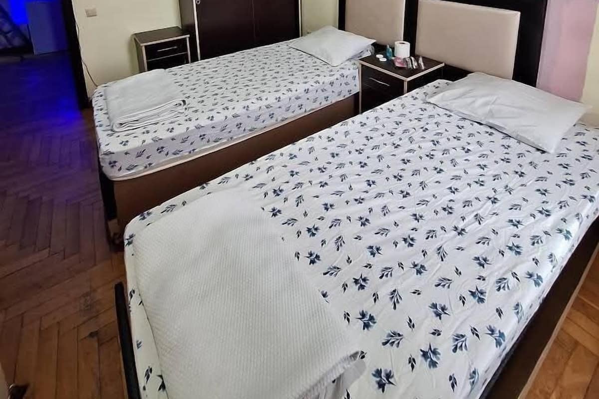 Classic Room | Laptop workspace, free WiFi