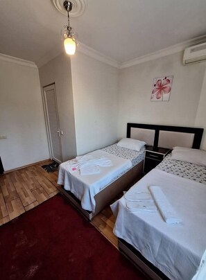 Classic Room | Laptop workspace, free WiFi - Üsküdar Hotel Batum (Batumi)