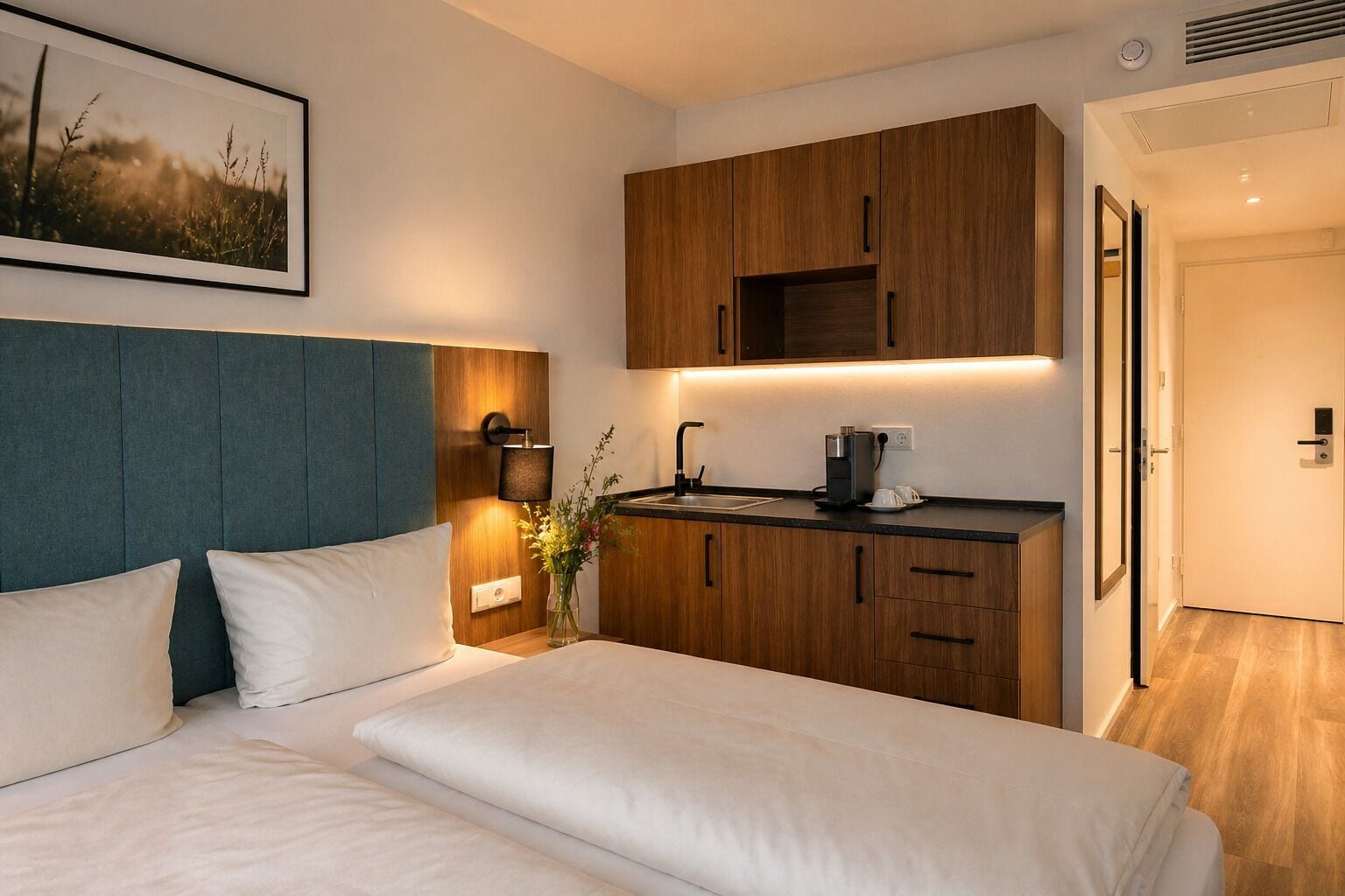 Deluxe Double Room | Blackout drapes, soundproofing
