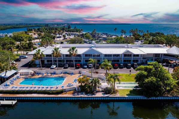 Apartment | 3 bedrooms, Internet - The Mangrove Waterfront Pool Hot Tub Near Beach (Ruskin)