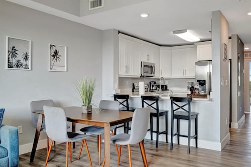 The Mangrove Waterfront Pool Hot Tub Near Beach