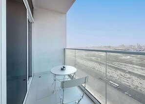 House - Stayshort - Damac Hills Sleeps 2 With Balcony (Dubai)
