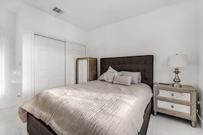House, Accessible | 3 bedrooms, desk, Internet