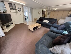 Smart TV, DVD player