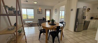 Rise and Tide Beach House - Esplanade! Sea Views! Off Peak special available!