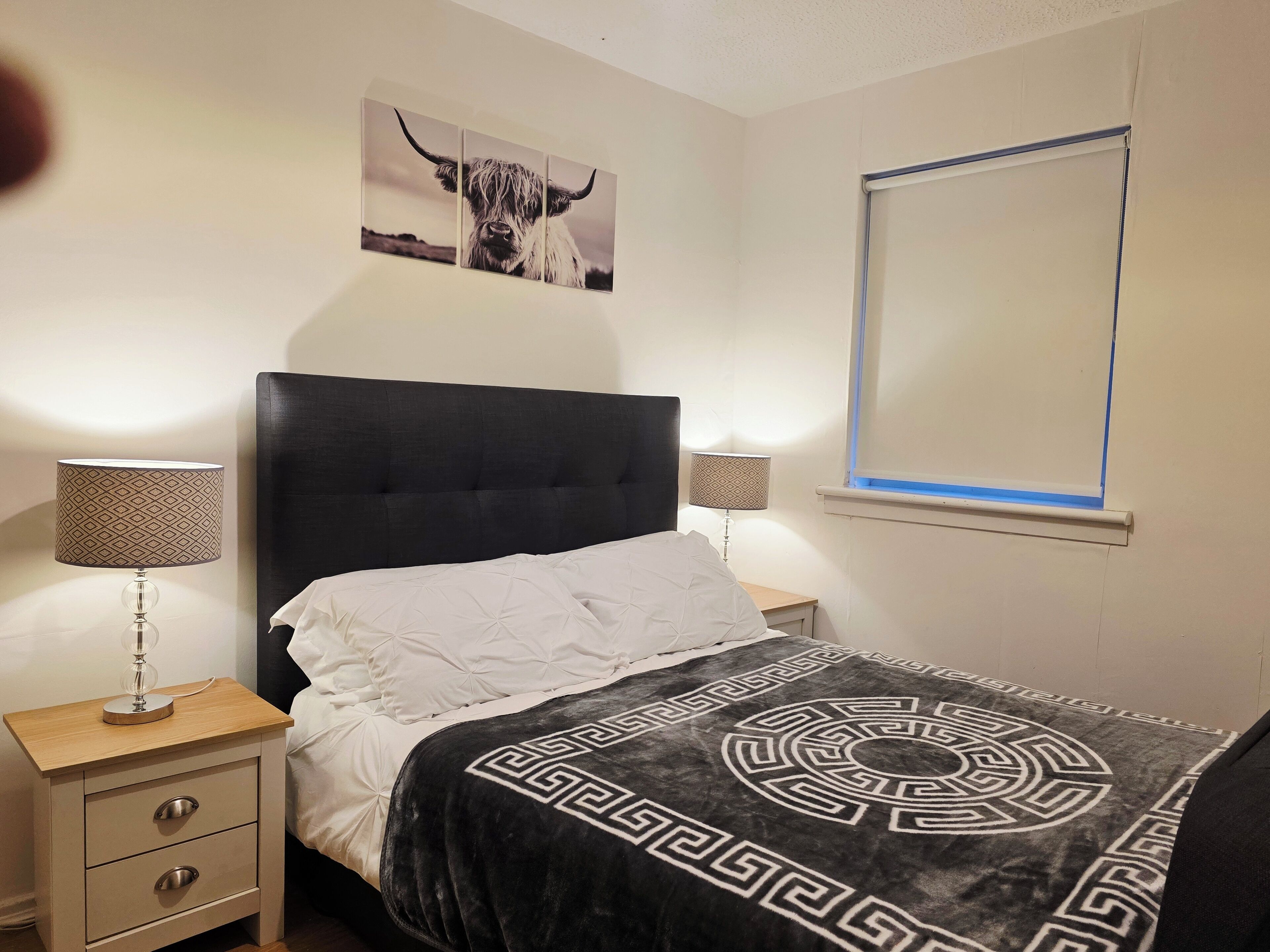 Iron/ironing board, Internet, bed sheets