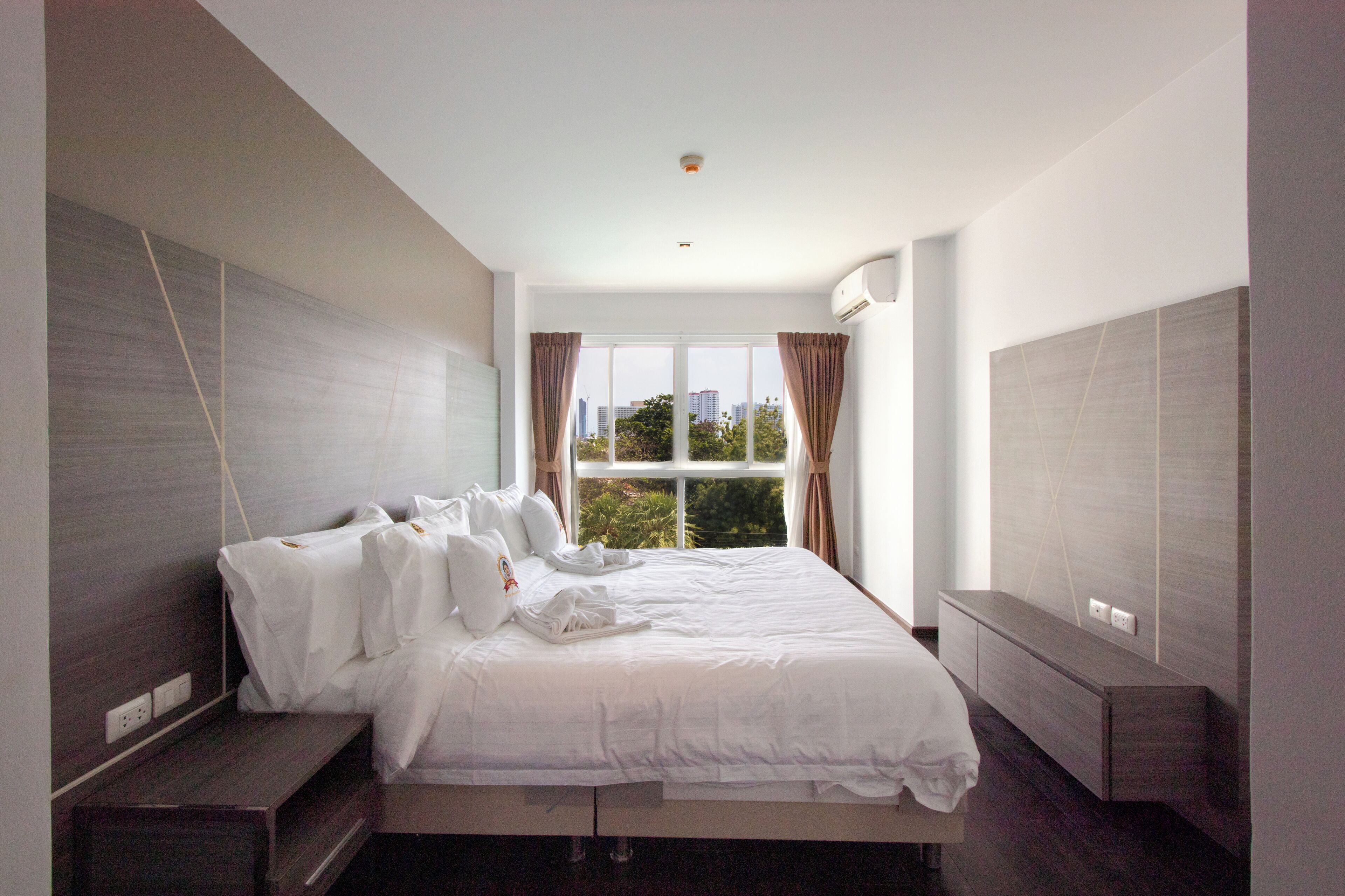 Rom – standard, terrasse, hageutsikt