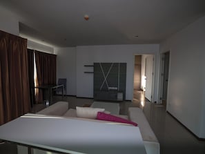 Classic Suite, Garden View - DWIJA HOTEL & SUITE (Pattaya)