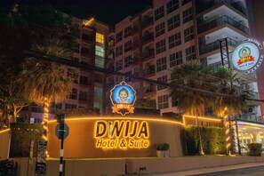 Fasade – kveld/natt