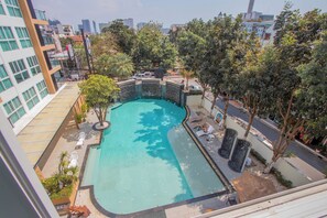 Suite – deluxe, terrasse, bassengutsikt | Utsikt fra rommet