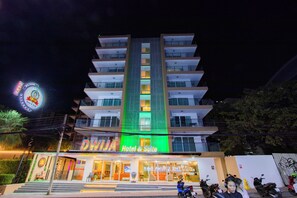 Fasade – kveld/natt