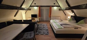 1 bedroom, WiFi, bed sheets - Welcome to the Dachblick vacation apartment, a bright & cozy accommodation (Bad Elster)