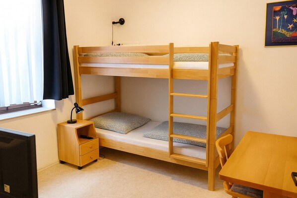 Basic Twin Room | Free WiFi - Hotel Kremer  (Büchenbeuren)