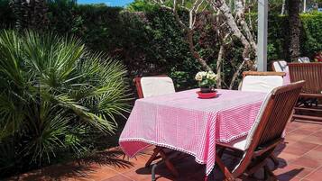 Villa, 3 Bedrooms | Terrace/patio