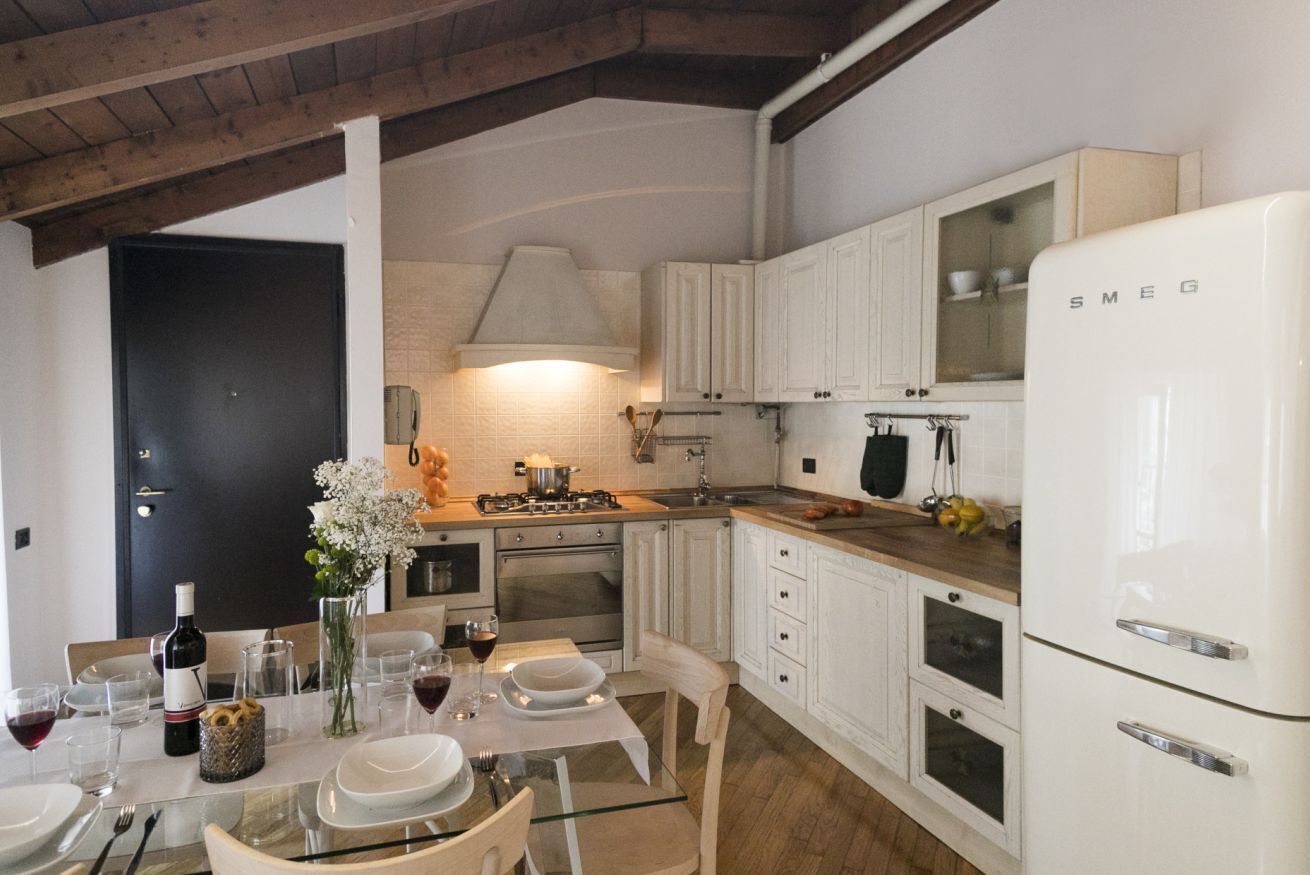 Réfrigérateur, micro-ondes, lave-vaisselle, grille-pain