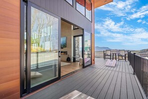 Terrace/patio - Skycrest Vista ~ Indoor Pool ~ Highest Elevation on Thunder Mountain (Sevierville)