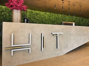 Lobby - HIT Cabo Branco - LikeHome Hospedagens (João Pessoa)