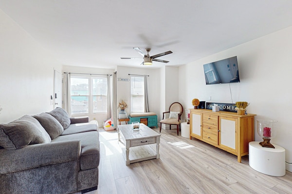 2br Condo Steps To The Beach & Blvd-dog-friendly - San Diego, CA