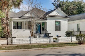 House (3 Bedrooms) | Interior - 2 Mi to Dtwn Jax: Game-ready Retreat w/ Yard (Jacksonville)