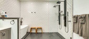 2 Mi to Dtwn Jax: Game-ready Retreat w/ Yard