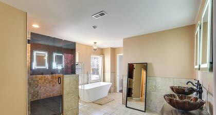 Pet Friendly! 3-story Home Near Lincoln Financial