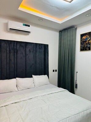 Apartment, 1 Bedroom, Smoking | 1 bedroom - 1bed apt With Balcony, Tennis , Snooker and Pool (Lagos)
