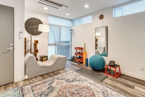 Apartment (6 Bedrooms) | Interior - Walk to Seattle University: Centrally Located Gem (Seattle)