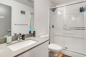 Apartment (6 Bedrooms) | Interior - Walk to Seattle University: Centrally Located Gem (Seattle)