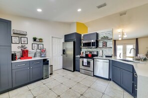 House (3 Bedrooms) | Interior