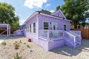 House (3 Bedrooms) | Interior - Walk to Alamodome! Stylish Home w/ Private Parking (San Antonio)