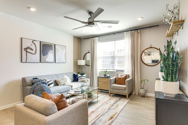 3 Mi To Lake Wylie! Modern Charlotte Townhome - Steele Creek - Charlotte