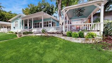 House (2 Bedrooms) | Depan hartanah