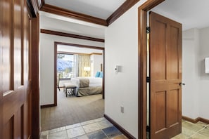 Interior - Valley-view Unit in Everline Resort: Premier Perks (Olympic Valley)